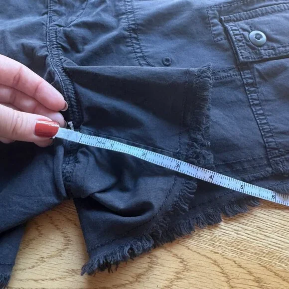 American Eagle 90s Boyfriend Cargo Shorts Black Size 14 NWT - Picture 10 of 10